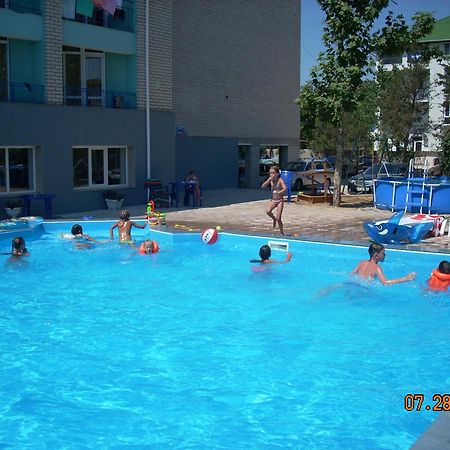 Dolce Vita Resort Hotel Zaliznyi Port Esterno foto
