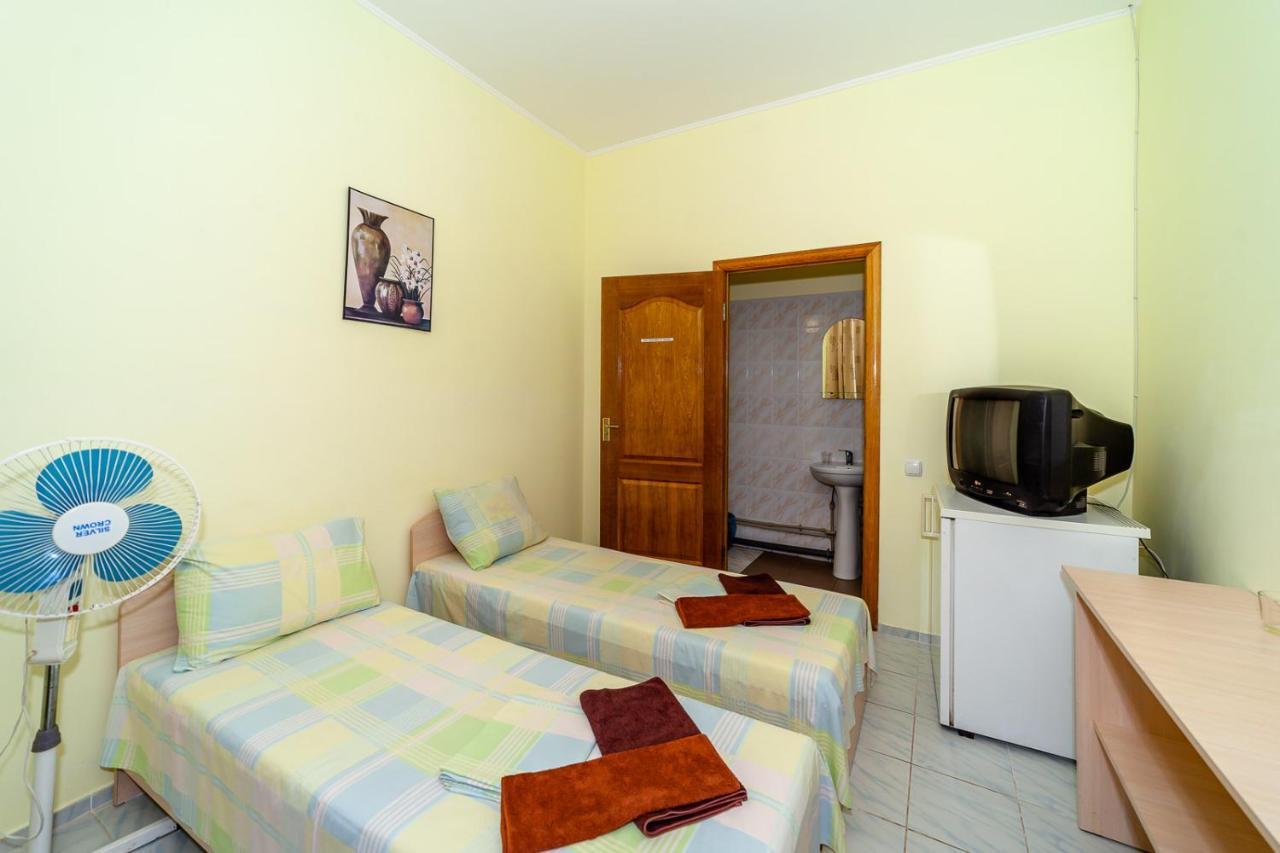 Dolce Vita Resort Hotel Zaliznyi Port Esterno foto