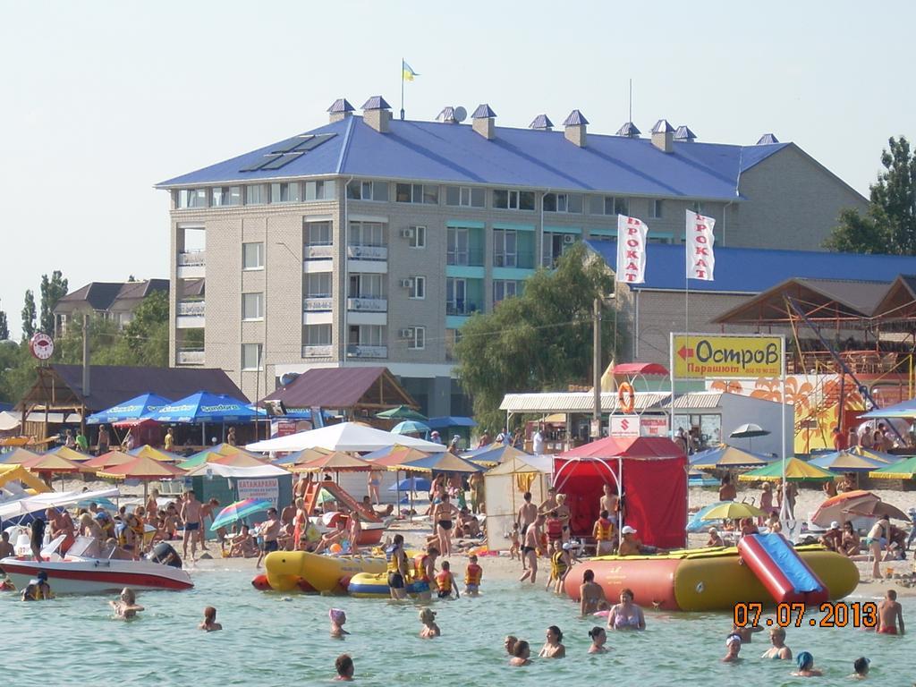 Dolce Vita Resort Hotel Zaliznyi Port Esterno foto