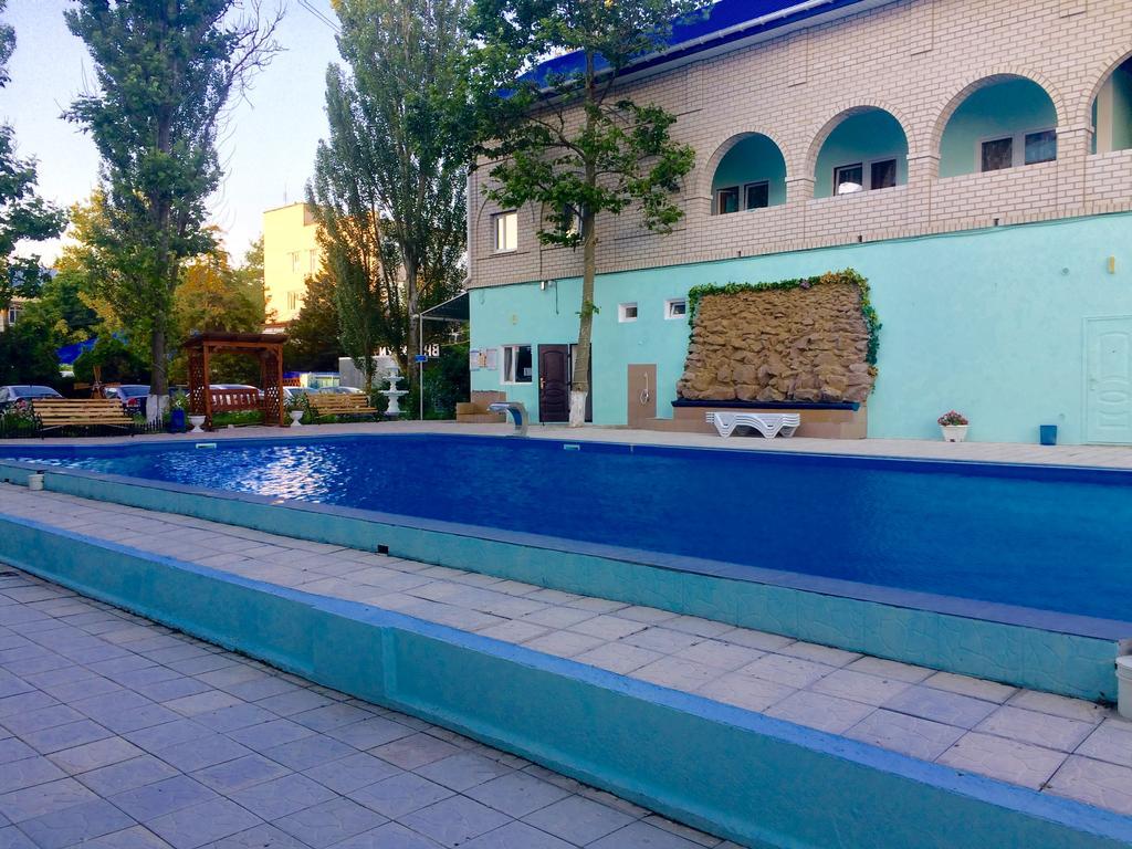 Dolce Vita Resort Hotel Zaliznyi Port Esterno foto