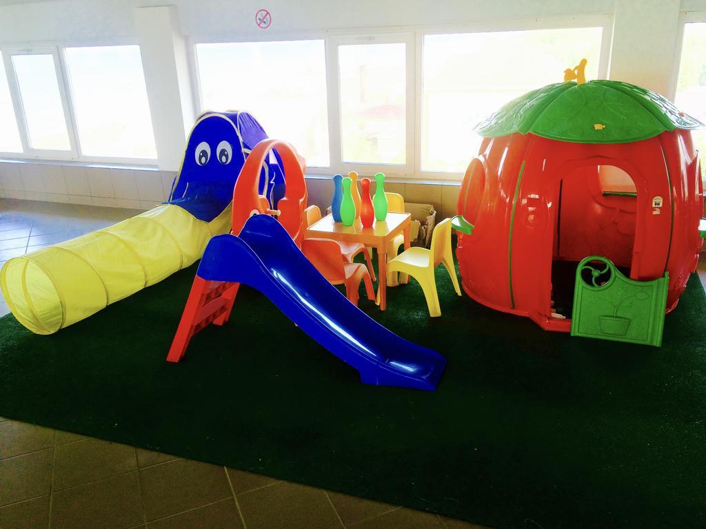 Dolce Vita Resort Hotel Zaliznyi Port Esterno foto