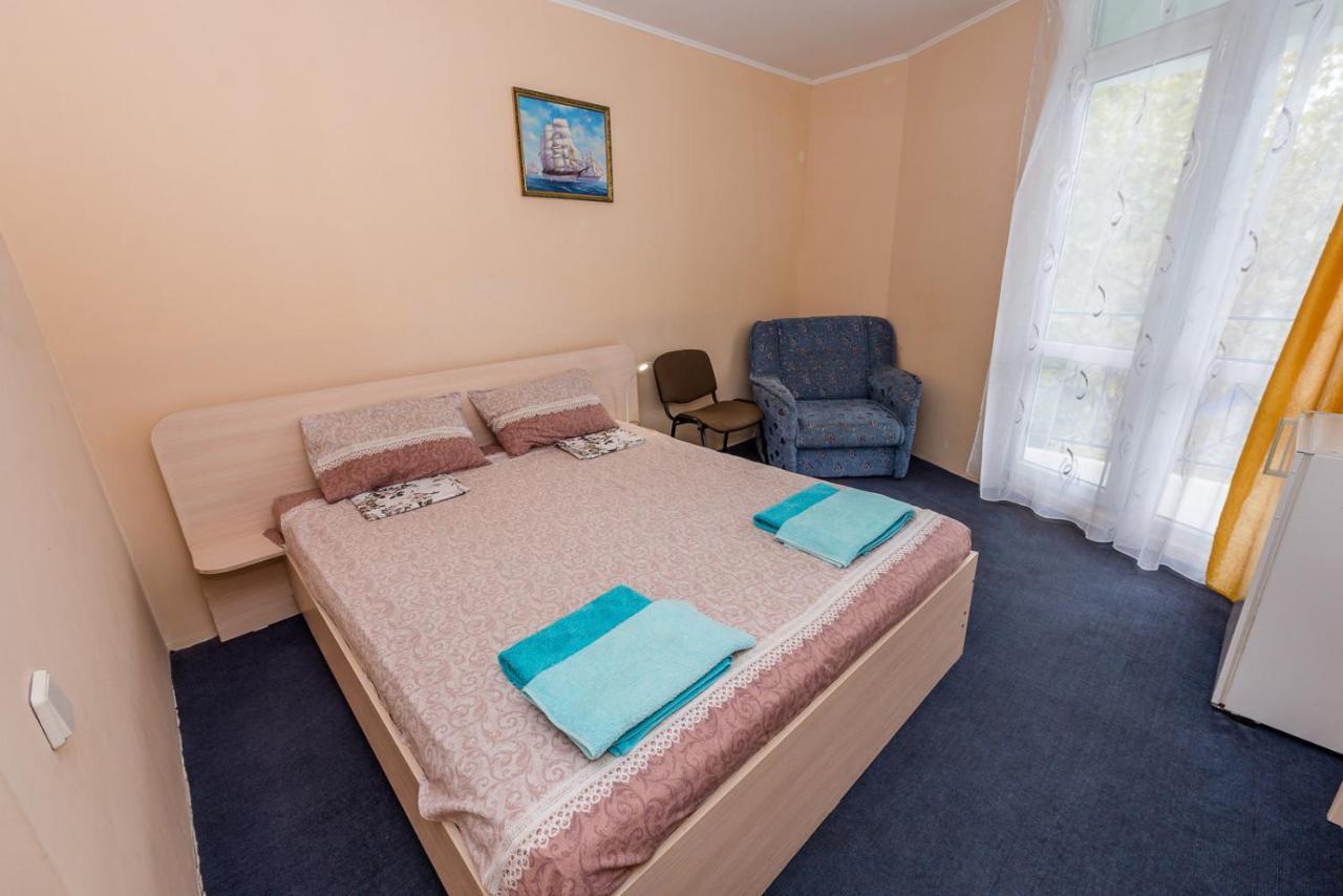 Dolce Vita Resort Hotel Zaliznyi Port Esterno foto